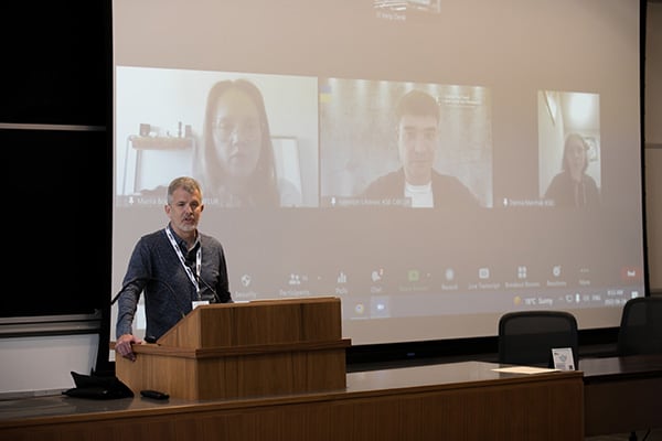 Panel discussion on Ukraine at SIOE.